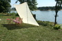 Windschutz Camping mit aufgestelltem Sonnensegel (2)
