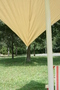 Regenschutz im Garten mit Sonnensegel Pyramide - Zentralstange und Ausspannung