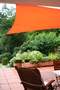 Regenschutz Terrasse mit Sonnensegel konkav aus Polyesterstoff