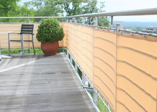 Balkon Windschutz mit hochwertiger Balkonverkleidung - 