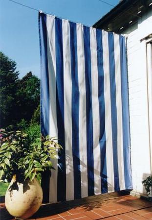 Windschutz Balkon mit Sonnensegeln