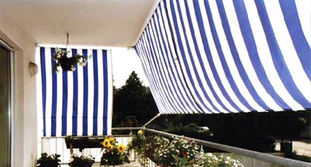 Sichtschutz Balkon mit Sonnensegeln, Balkonumrandung, Sichtschutz Paravent u. Edelstahlparavent